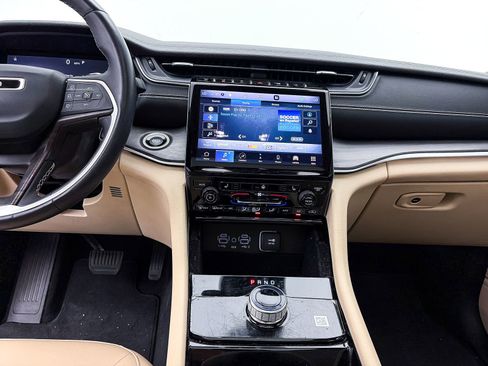 Used 2021 Jeep Grand Cherokee L Limited image 8