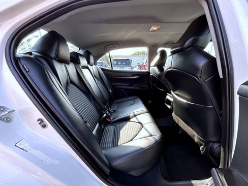 Used 2024 Toyota Camry SE image 18