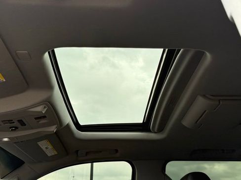 Used 2019 Cadillac Escalade Premium Luxury image 21