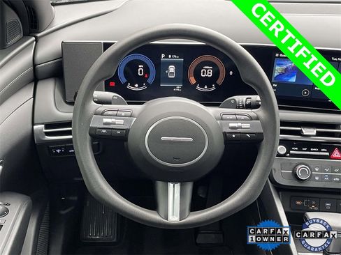 Certified 2025 Hyundai Santa Cruz SE image 12