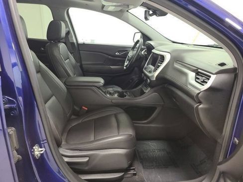 Used 2023 GMC Acadia SLT w/ Elevation Edition FWD image 11