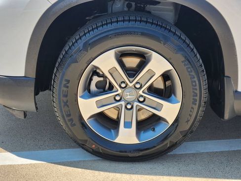 Used 2025 Honda Pilot EX-L image 17