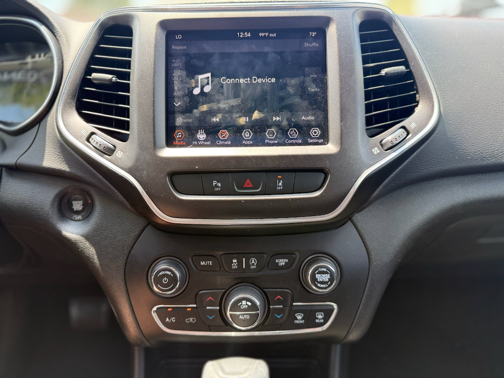 Used 2021 Jeep Cherokee Trailhawk AWD/4WD image 35