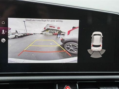 New 2025 Kia Niro EX Touring image 23