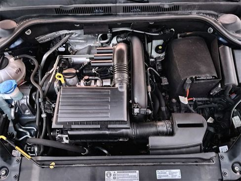 Used 2017 Volkswagen Jetta SE image 25