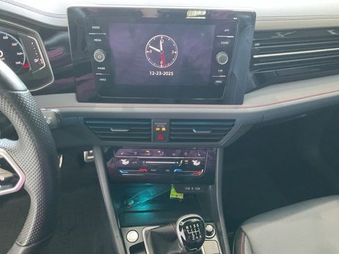 Used 2025 Volkswagen Jetta GLI Autobahn image 15