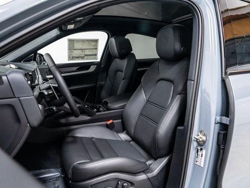 New 2026 Porsche Cayenne Coupe image 5