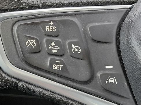 Used 2023 Chevrolet Malibu LT image 16