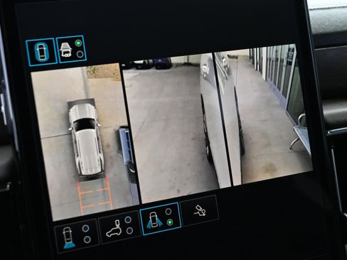 Used 2025 GMC Yukon Denali Ultimate image 35