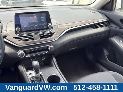 Used 2025 Nissan Altima 2.5 SV AWD/4WD image 28