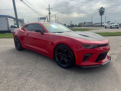 Used 2018 Chevrolet Camaro SS RWD image 3
