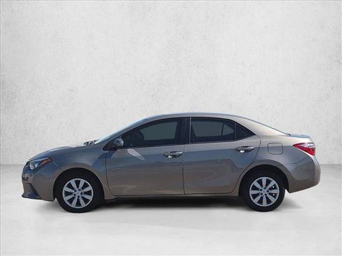 Used 2015 Toyota Corolla LE FWD image 9