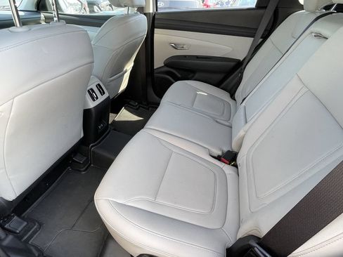 Used 2025 Hyundai Tucson SEL FWD image 12