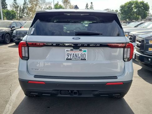 Used 2026 Ford Explorer Active RWD image 24