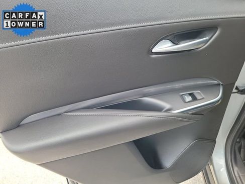 Used 2025 Cadillac XT4 Premium Luxury FWD image 13