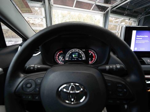 Certified 2025 Toyota RAV4 LE image 16