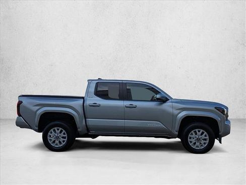 Certified 2025 Toyota Tacoma SR5 image 4