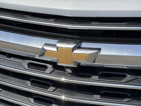 Used 2025 Chevrolet Traverse LT AWD/4WD image 30