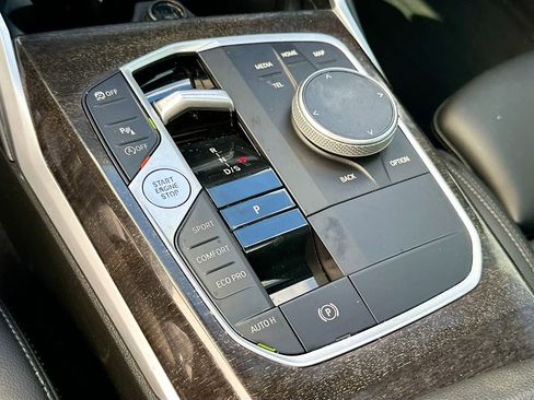 Used 2023 BMW 330i xDrive Sedan w/ Premium Package image 17