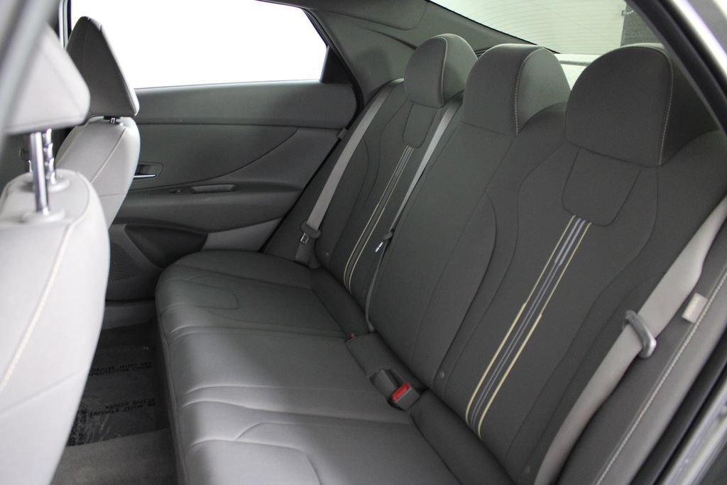 Certified 2025 Hyundai Elantra Sport FWD image 21