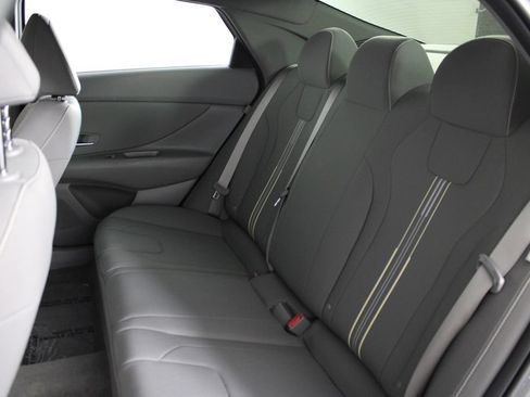 Certified 2025 Hyundai Elantra Sport FWD image 21