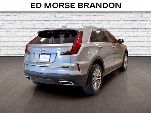 Used 2024 Cadillac XT4 Premium Luxury w/ Technology Package FWD image 5
