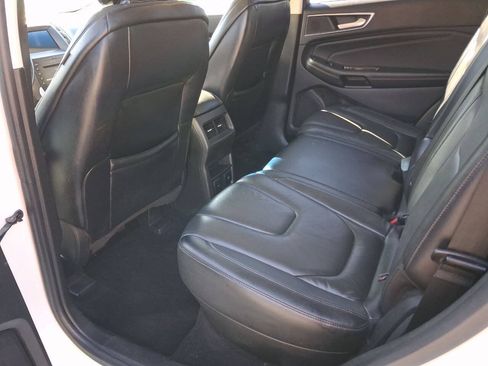 Used 2017 Ford Edge Titanium w/ Technology Package AWD/4WD image 17
