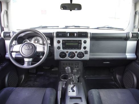 Used 2008 Toyota FJ Cruiser 4WD image 10