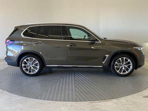 Used 2026 BMW X5 xDrive50e w/ Premium Package AWD/4WD image 7