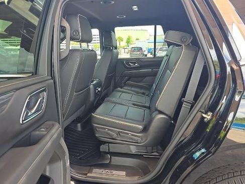 Used 2023 GMC Yukon SLT RWD image 11