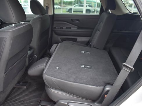 Used 2024 Nissan Pathfinder SV FWD image 51