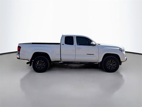 Used 2022 Toyota Tacoma SR image 8