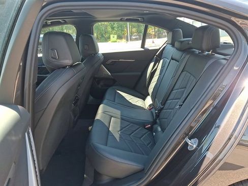 Used 2025 BMW i5 eDrive40i RWD image 12