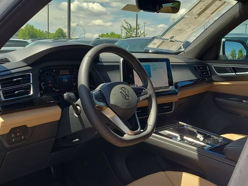 New 2026 Volkswagen Atlas Cross Sport SEL AWD/4WD image 10