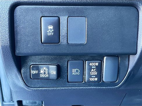 Used 2023 Toyota Tacoma TRD Off-Road image 10