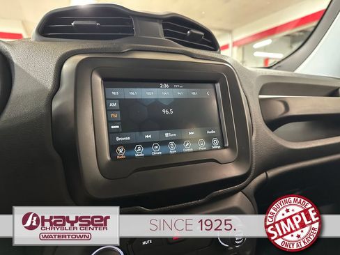 Certified 2018 Jeep Renegade Altitude AWD/4WD image 20