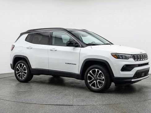 Used 2025 Jeep Compass Limited AWD/4WD image 1