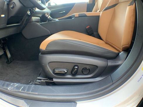 Used 2025 Lexus ES 300h ES 300h image 12