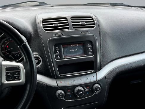 Used 2020 Dodge Journey SE w/ SE Popular Equipment Group FWD image 7