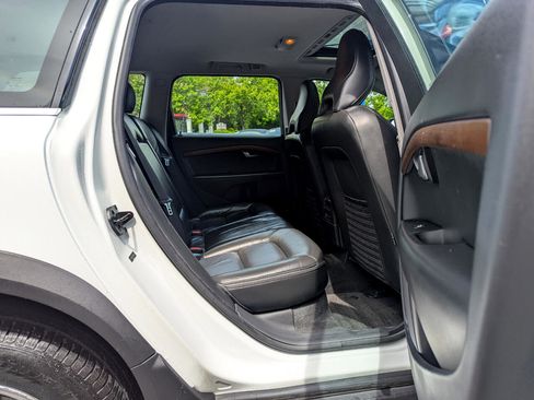 Used 2010 Volvo XC70 3.2 image 42