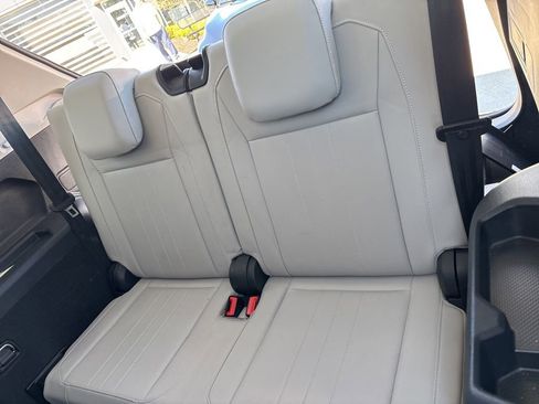 Used 2023 Volkswagen Tiguan SE FWD image 26