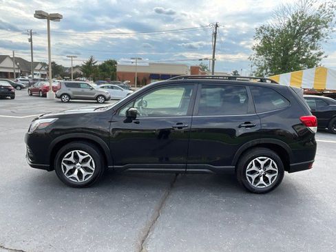Used 2022 Subaru Forester Premium AWD/4WD image 4