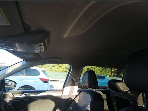 Used 2023 Volkswagen Tiguan SE image 23