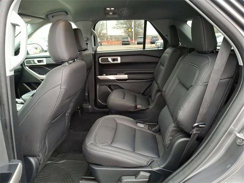 Used 2021 Ford Explorer XLT w/ Class III Trailer Tow Package image 9