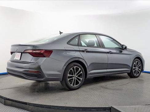 Used 2024 Volkswagen Jetta Sport FWD image 8