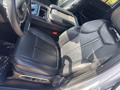 Used 2024 Jeep Wagoneer L Series II image 28