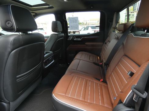 Used 2024 GMC Sierra 1500 Denali Ultimate AWD/4WD image 13