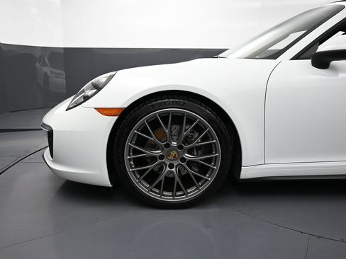 Certified 2019 Porsche 911 Targa 4 AWD/4WD image 12