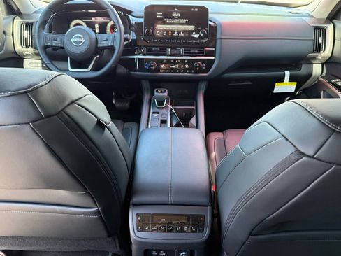 New 2025 Nissan Pathfinder Platinum w/ Cargo Package image 21