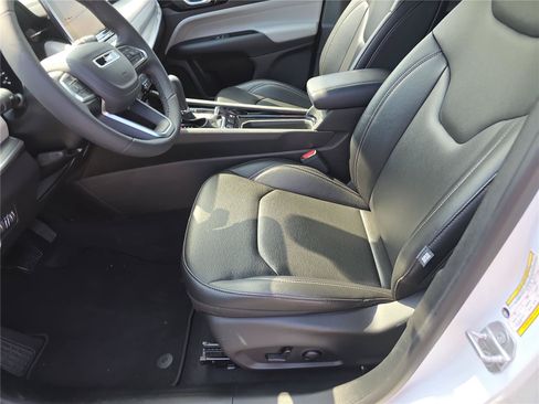 Used 2025 Jeep Compass Limited AWD/4WD image 21